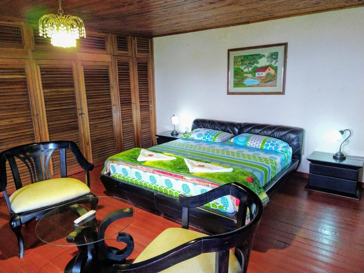 Finca Turistica Los Rosales ペレイラ エクステリア 写真