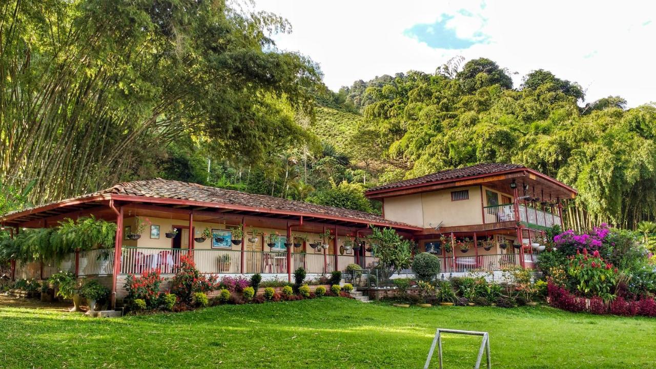 Finca Turistica Los Rosales ペレイラ エクステリア 写真